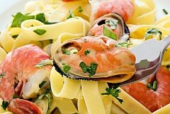 Łosoś zapiekany w śmietanie