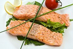 Łosoś zapiekany w śmietanie